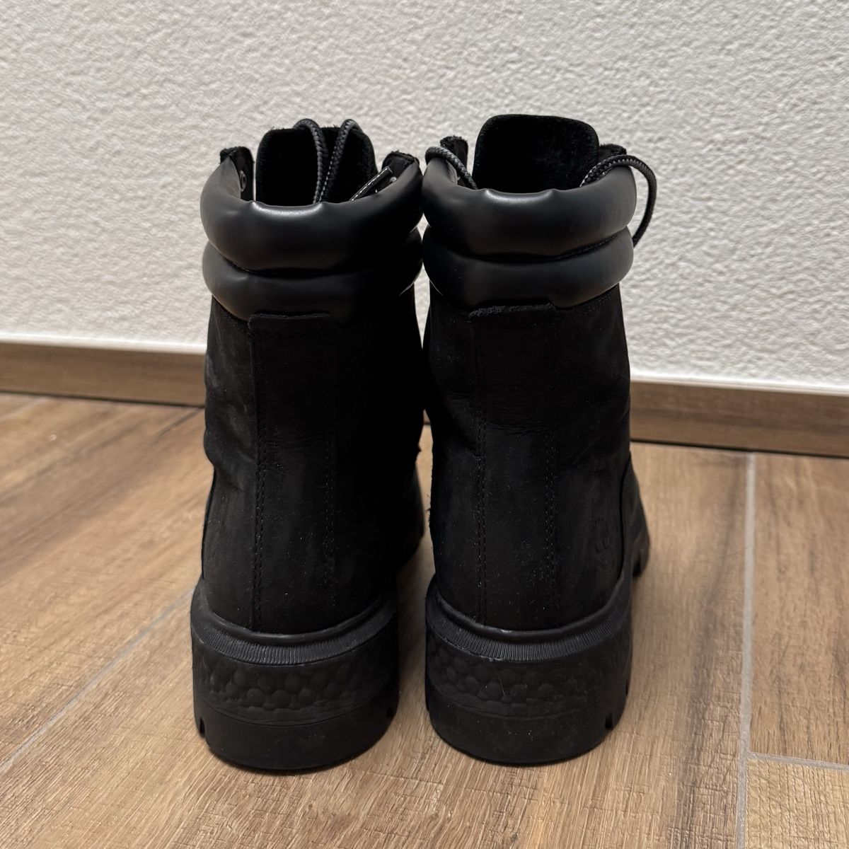 Timberland Scarpe da donna: Timberlands, zwei mal getragen – Usato da Binningen venduto da don-ko 3