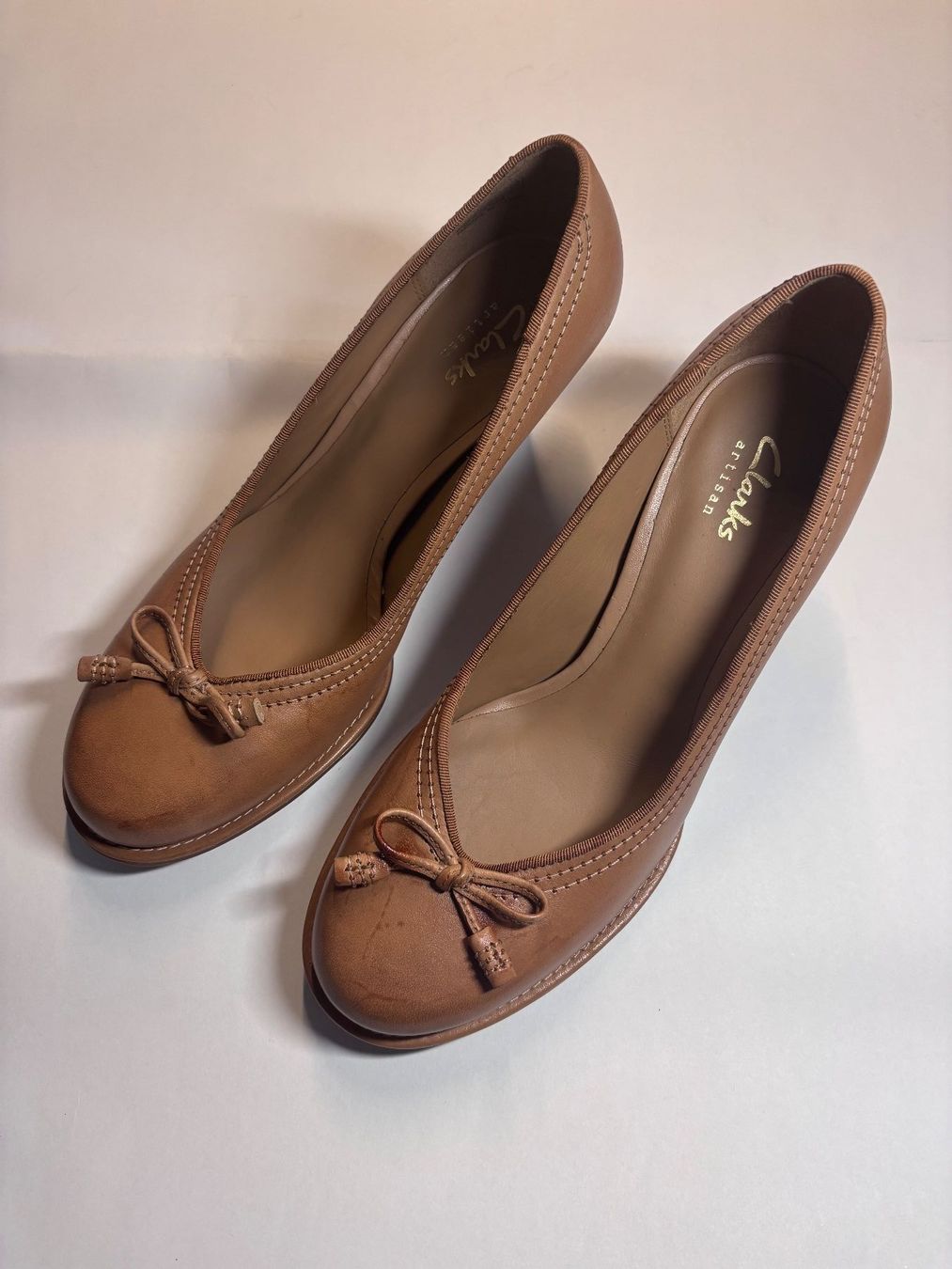 Clarks Chaussures femmes: Hellbraune, Clarks, Blockabsatz Leder Pumps in Gr.38 – D'occasion à Möhlin par MichaBS85 3
