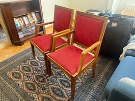 2 Chaises Art Déco, bois massif, tissu rouge