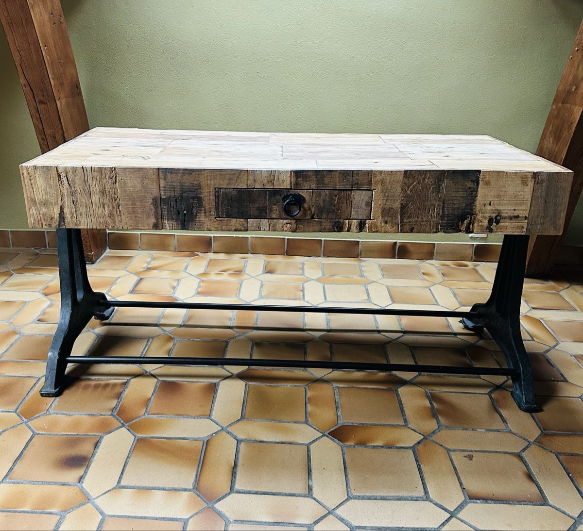 Tavoli: Unique Industrial Style Wooden  Table with Drawer – Usato da Vevey venduto da ledidream 7