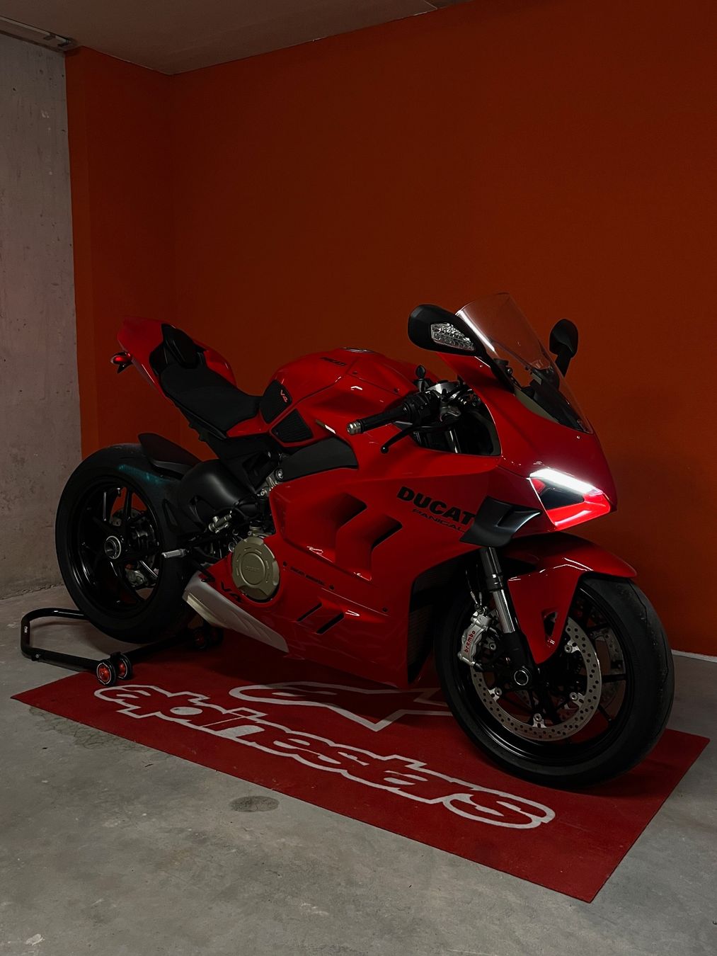 Ducati Strasse: Ducati Panigale V4 (2024) – Gebraucht aus Au SG von b.al32 1