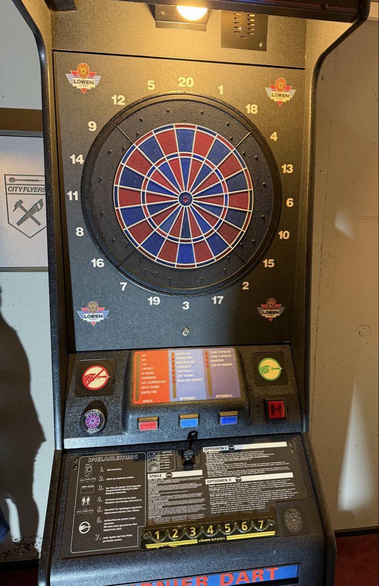 Machines à sous: Löwen HB8 Turnier-Dartautomat  – D'occasion à Zürich par Syossmen 1