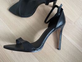 Zara Gr. 38 Schwarz Sandalen High Heels Pumps