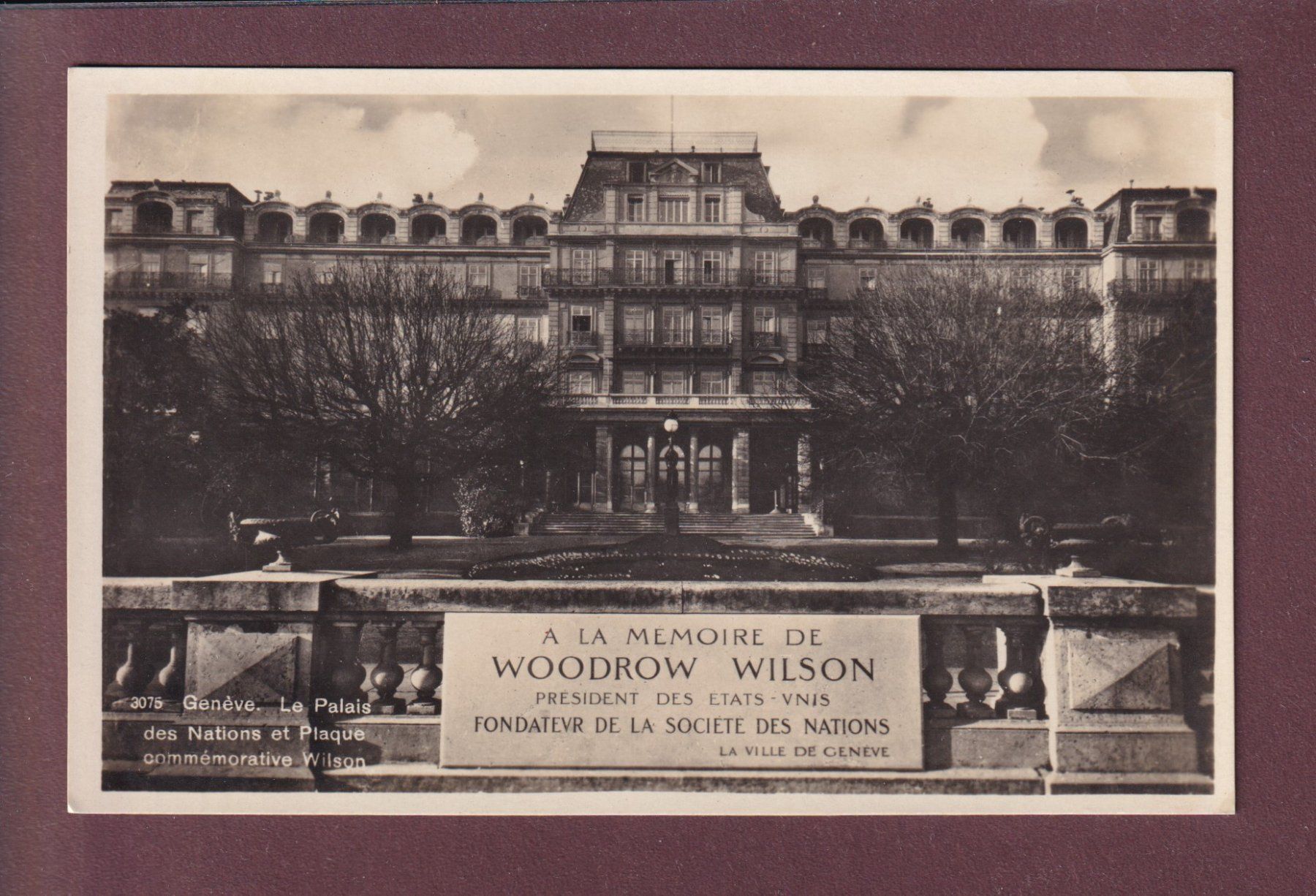 Cartoline postali: GENEVE - Palais des Nations - Plaque Wilson – Usato da Pully venduto da nicecards