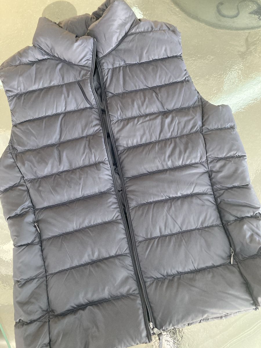 Uniqlo Gilet & Giacche senza maniche: UNIQLO Ultralight Down Jacket, dunkelblau, mit Tasche, top – Nuovo (secondo la descrizione) da Zürich venduto da dolcicaramelle