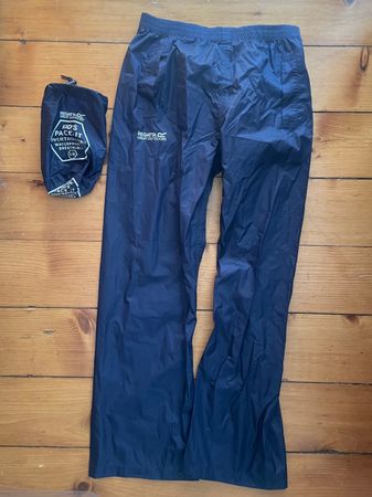 Pantalon imperméable 140 cm (9 ans) - se range dans la poche