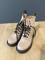 Dr. Martens Boots in Beige, Größe 38 kaum getragen