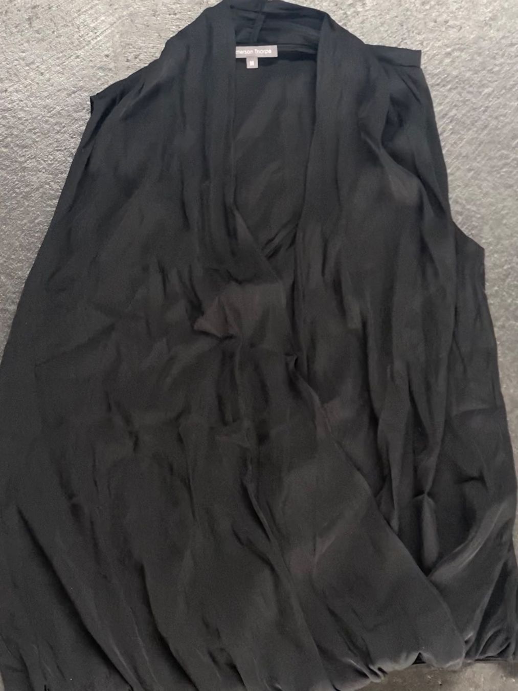 Top: Top schwarz von Enerson Thorpe 38 – Nuovo (secondo la descrizione) da Chur venduto da simhofstr