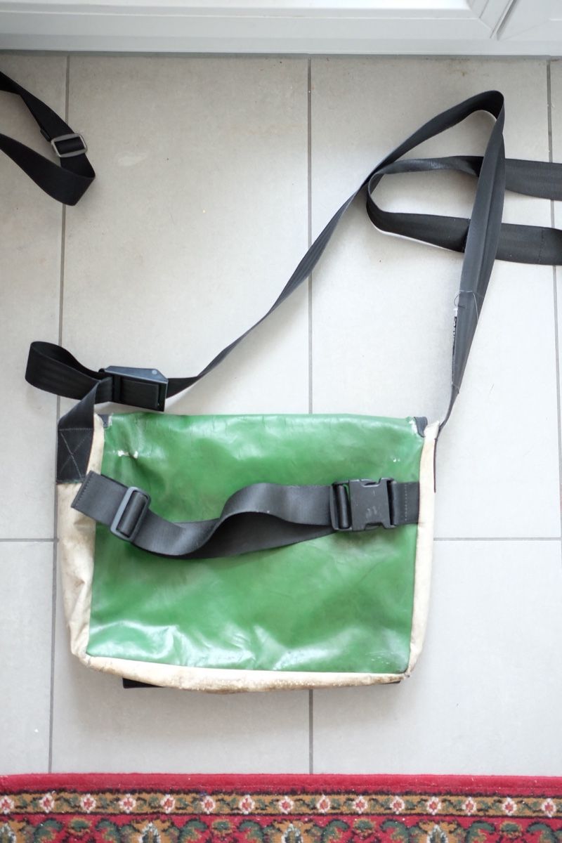 Freitag Borse: Freitag Messenger Bag Green – Usato da Bern venduto da and_t5ly 1