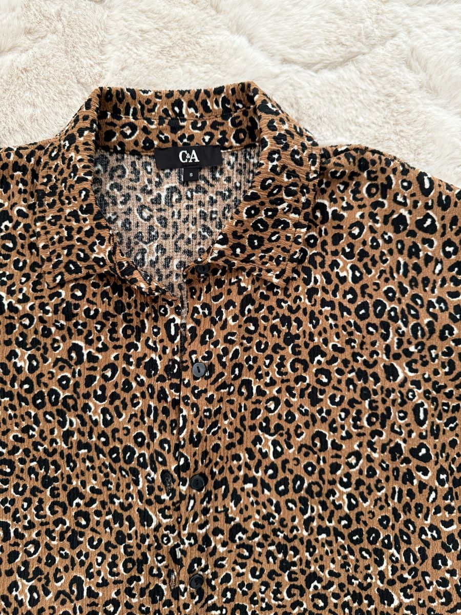 C&A Blusen: Bluse mit Leomuster – Neu (gemäss Beschreibung) aus Dietikon von turicum_77 2