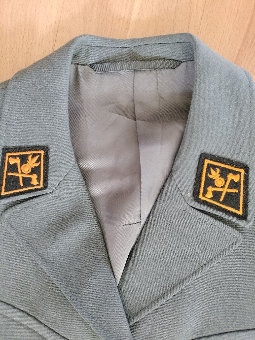 Schweizer Armee Uniformi: Schweizer Armee Militär Uniform – Usato da Schwanden Sigrisw venduto da cadieux71 1