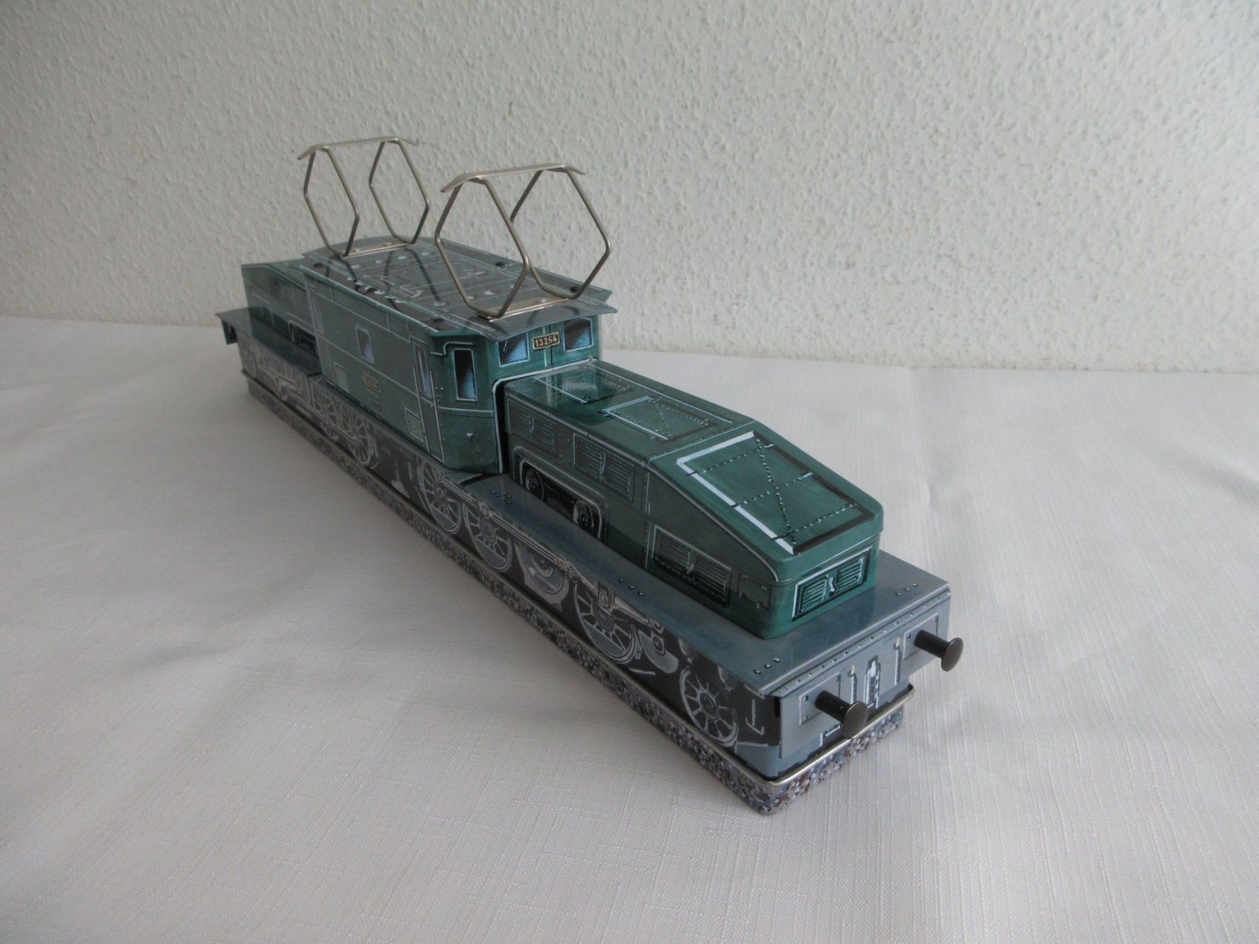 Modellini di ferrovie: Blech - Loki Krokodil vom Läckerli Huus, 2010 – Usato da Binningen venduto da Oldfashion 1
