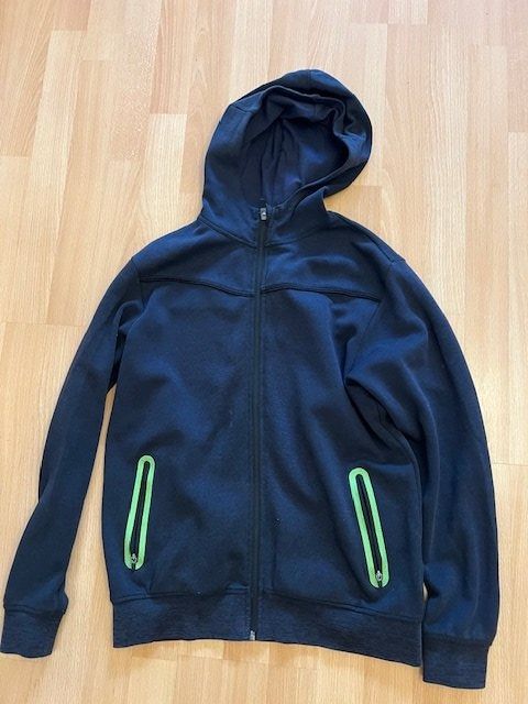 Maglioni & Felpe: 2 Kapuzenpullover Gr.164 – Usato da Wabern venduto da MagdalenaWabern 3