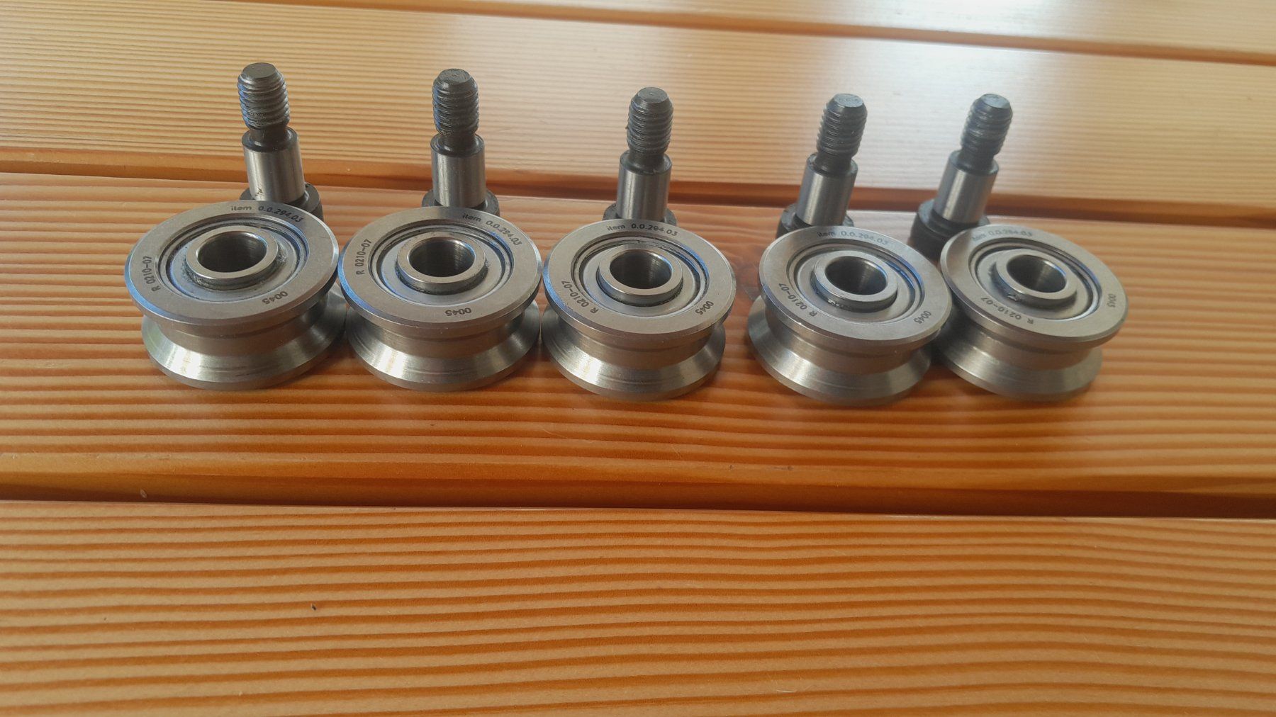 Sonstiges zum Lager & Transport: Laufrollen Item, Schaftschrauben – Gebraucht aus Menznau von gronderTK15