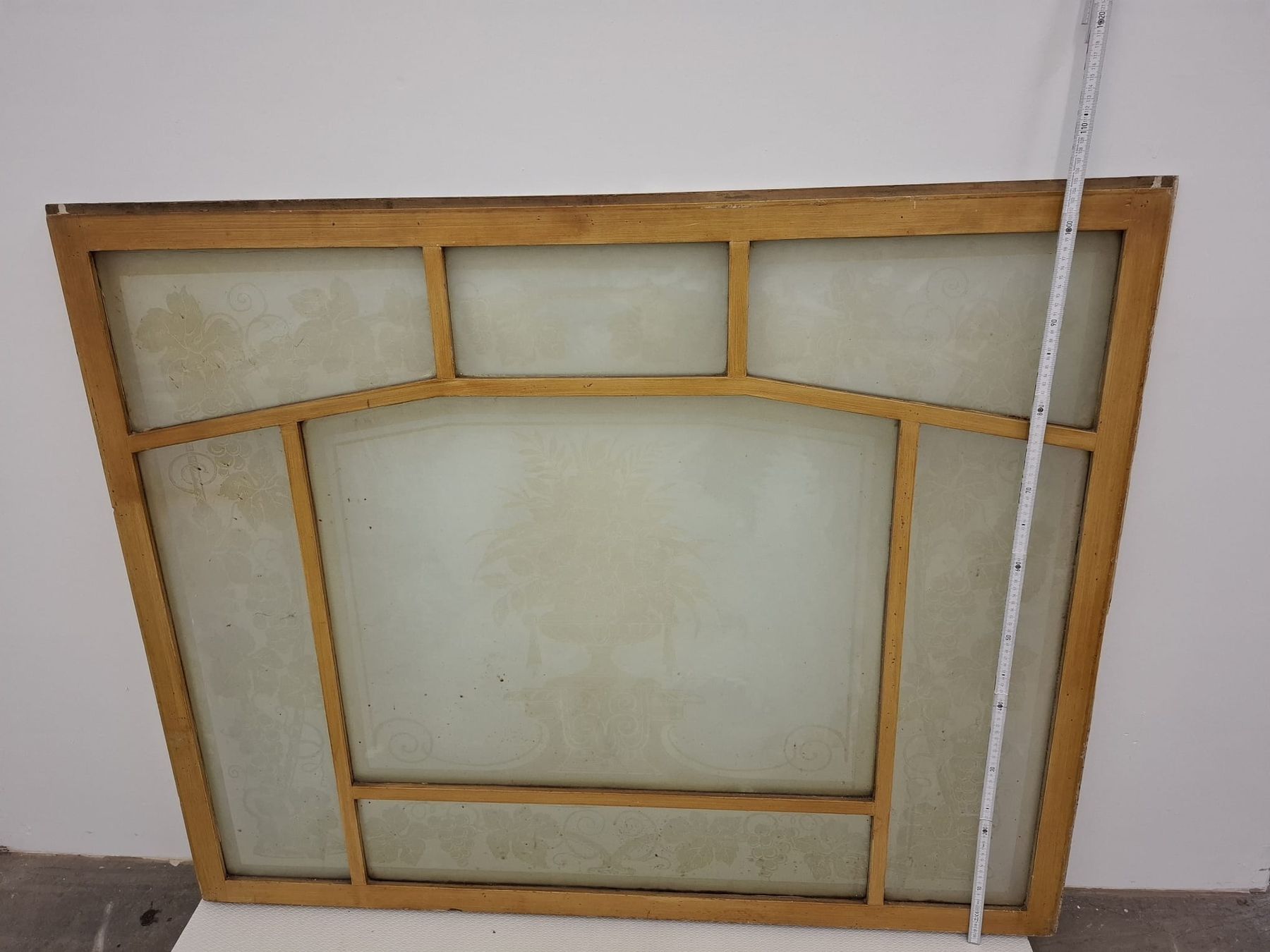 Finestre: Antikes grosse verziertes Separee/ Fenster – Usato da Turbenthal venduto da tirare 2