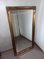 Grosser Wandspiegel mit Goldrahmen gebraucht guter Zustand