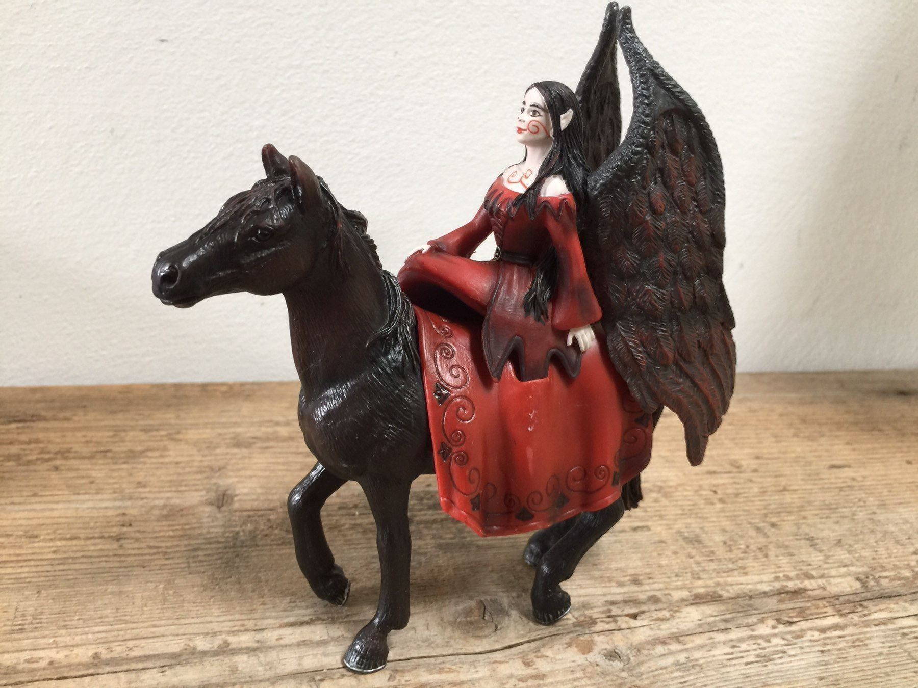Schleich Statuette: Schleich Bayala - Nuray Pferd Elfe – Usato da Ennetbaden venduto da mapa05 1