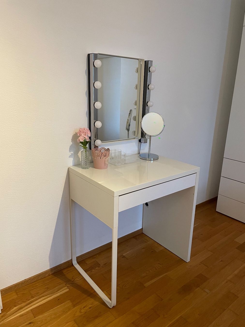 Bureaux: Schreibtisch/ Laptoptisch weiss – D'occasion à Walenstadt par sin_x9bg 2