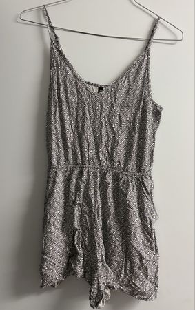 Sommerlicher Jumpsuit mit Muster