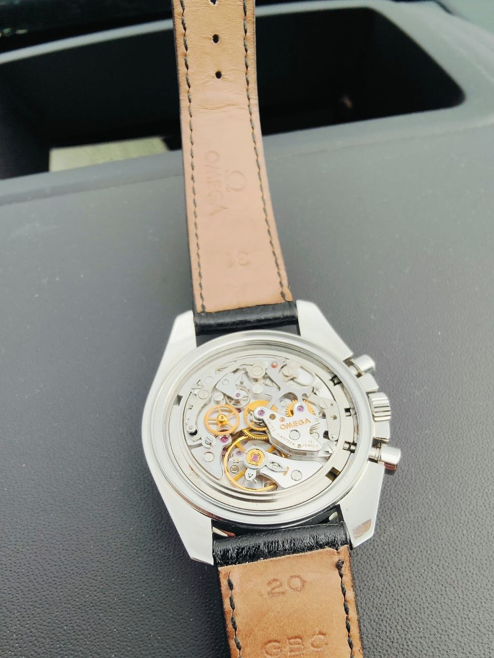 Omega Uhren: OMEGA SPEEDMASTER  – Neu (gemäss Beschreibung) aus Tuggen von  6