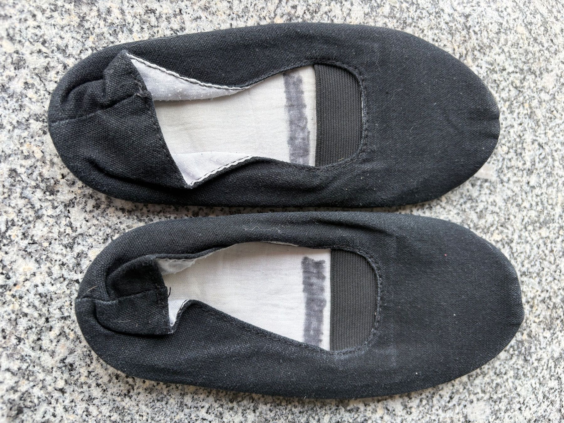 Scarpe da uomo: Gymnastikschuhe Grösse 31 – Usato da Pfäffikon ZH venduto da rue78