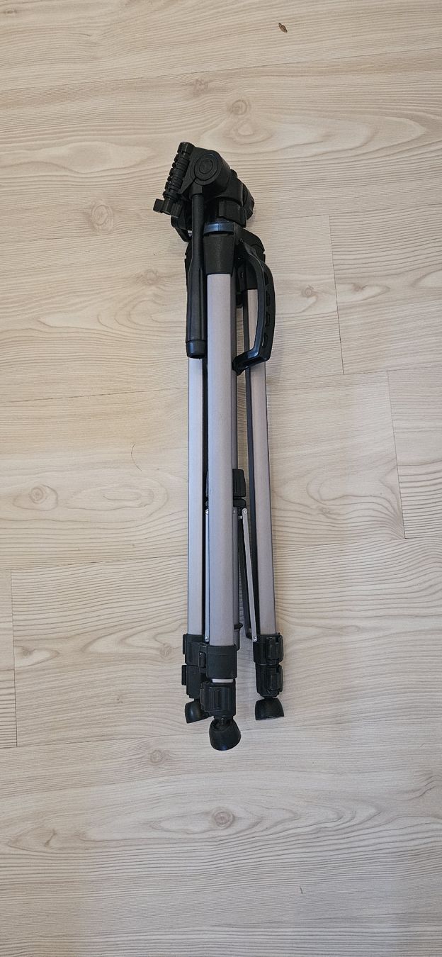 Treppiedi & Teste: Stativ ALPHA 2500 Silber Aluminium – Usato da Dättwil AG venduto da son_x2fq 2