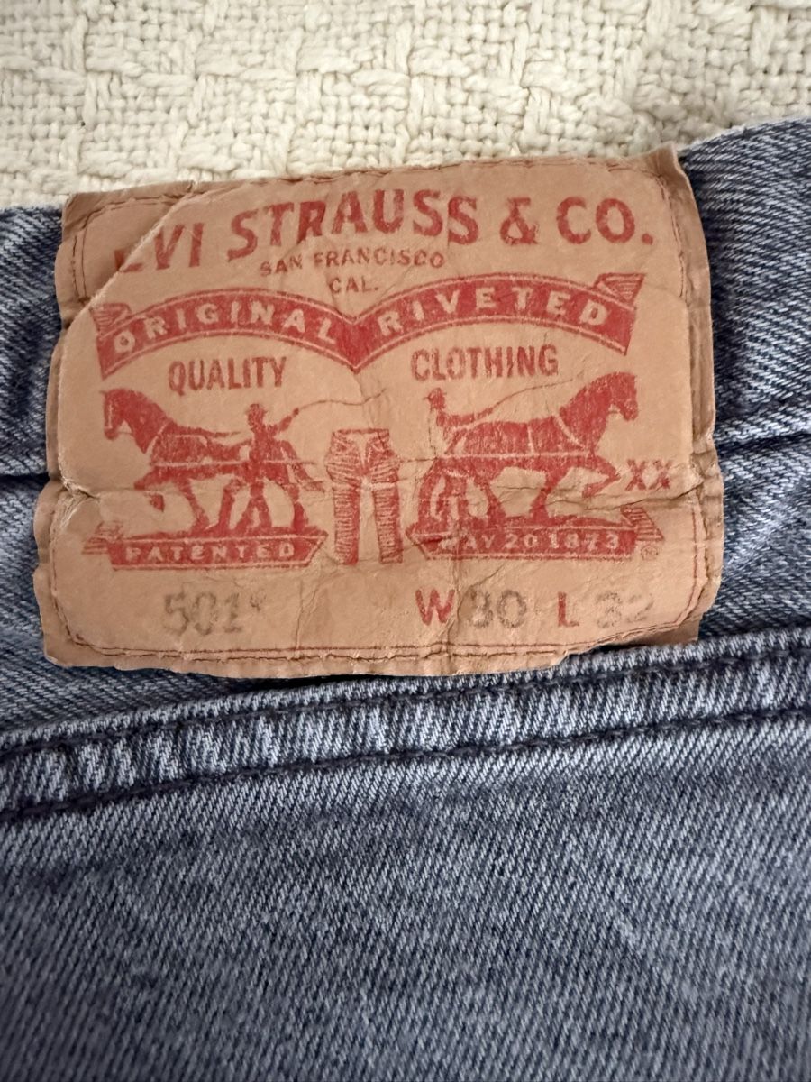 Jeans: Jeans Levis – Usato da Neyruz FR venduto da sve_6hhr 1