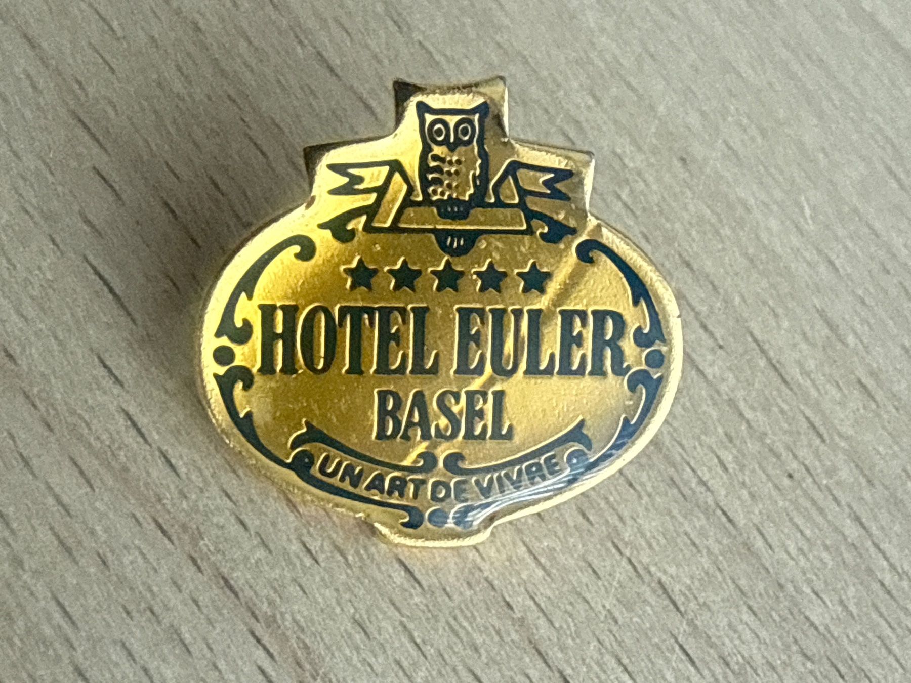 Placchette & Badge: Pin Hotel Euler Basel – Usato da Glattbrugg venduto da Schweigmatt