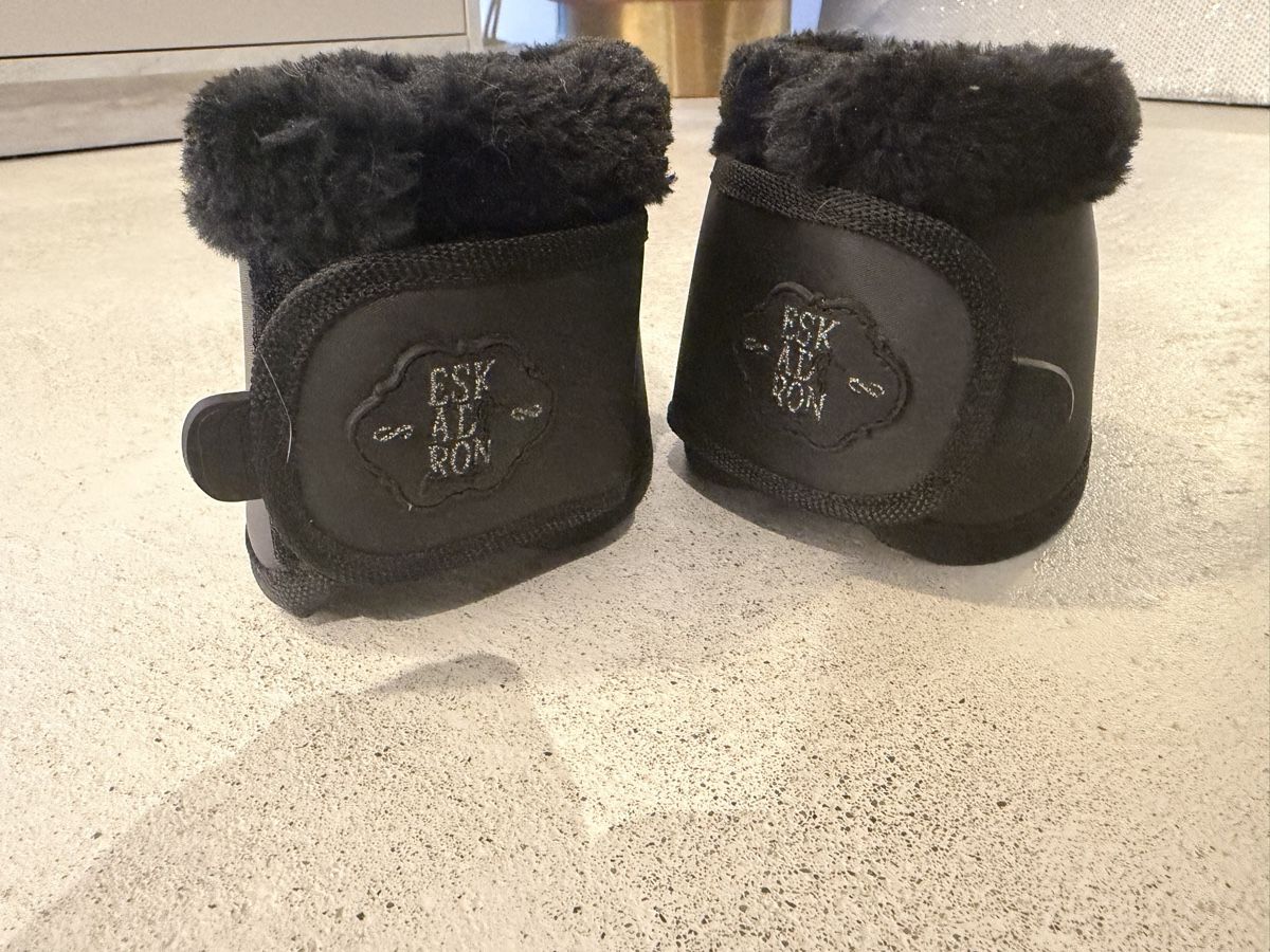 Hufschuhe: Eskadron Hufglocken – Neu (gemäss Beschreibung) aus Einigen von Bern73