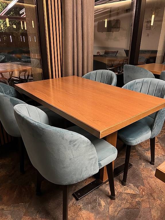 Tables: Holz Tisch – D'occasion à Oberuzwil par Babbara 2