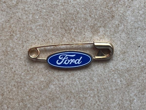 Broschen & Nadeln: Imperdable, broche dorée FORD – Gebraucht aus Vernayaz von Darkfrost