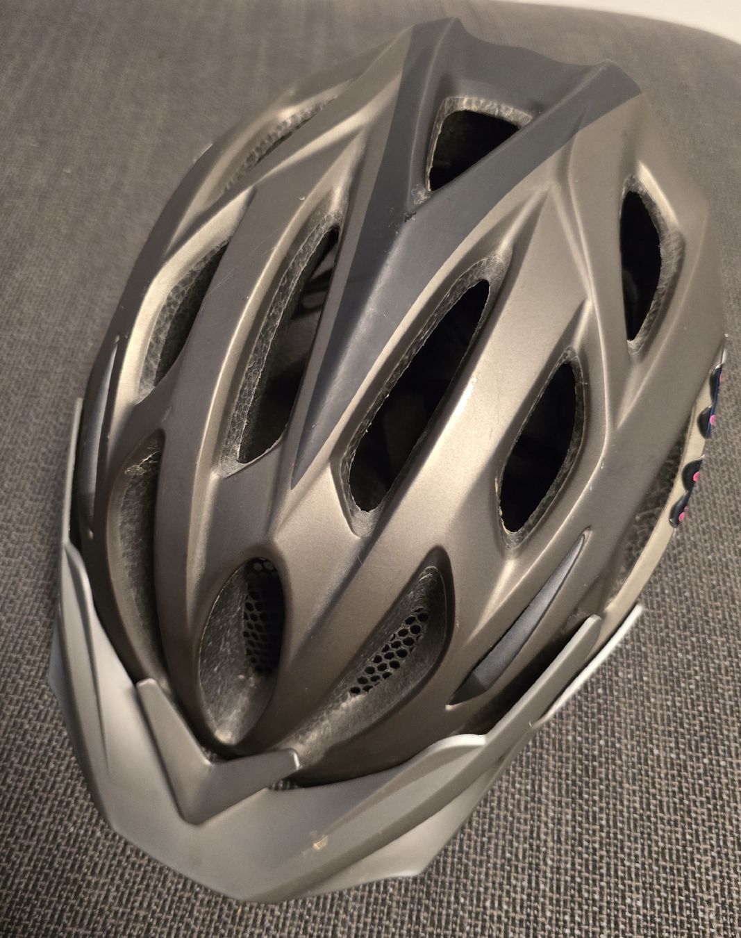 Caschi: Fahrradhelm MTB - Velohelm M/L – Usato da Wangs venduto da Restposten.Garage 5
