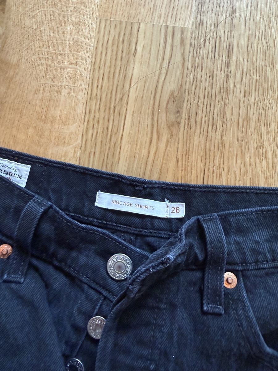 Levi's Jeans: Levi’s Ripcage shorts  – Gebraucht aus Luzern von AlinaParche 1