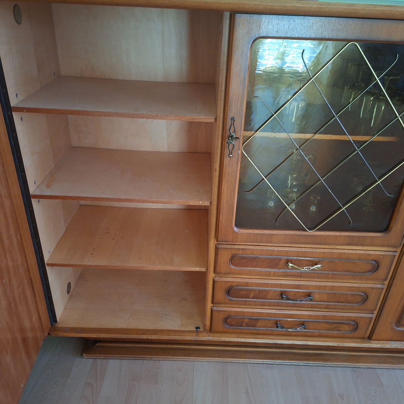 Commodes: Meuble ancien type vaisselier. – D'occasion à Bavois par Pafly63 1
