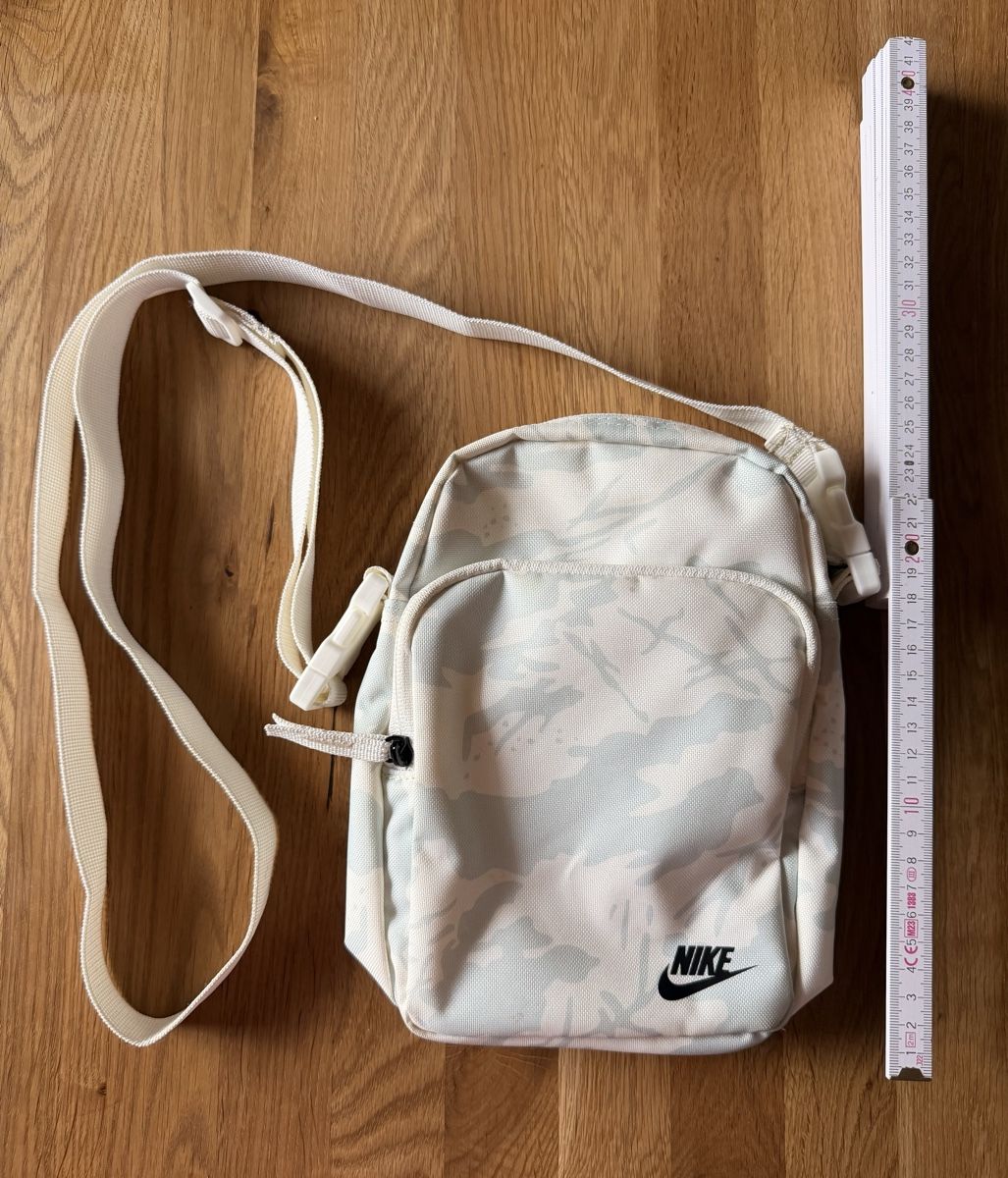 Nike Taschen: Umhängetasche NIKE – Gebraucht aus Vorderthal von Naja710 1