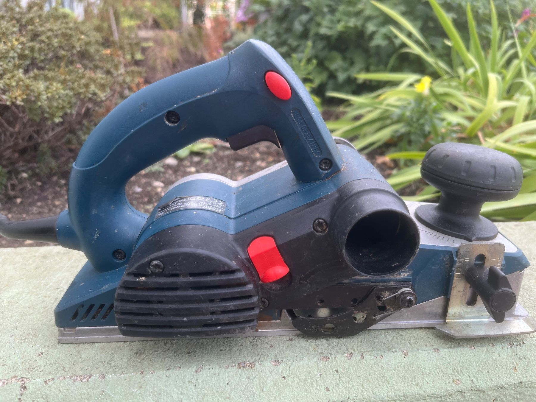 Alle Maschinen: BOSCH Einhandhobelmaschine GHO 40-82C – Gebraucht aus Magden von Hornet2
