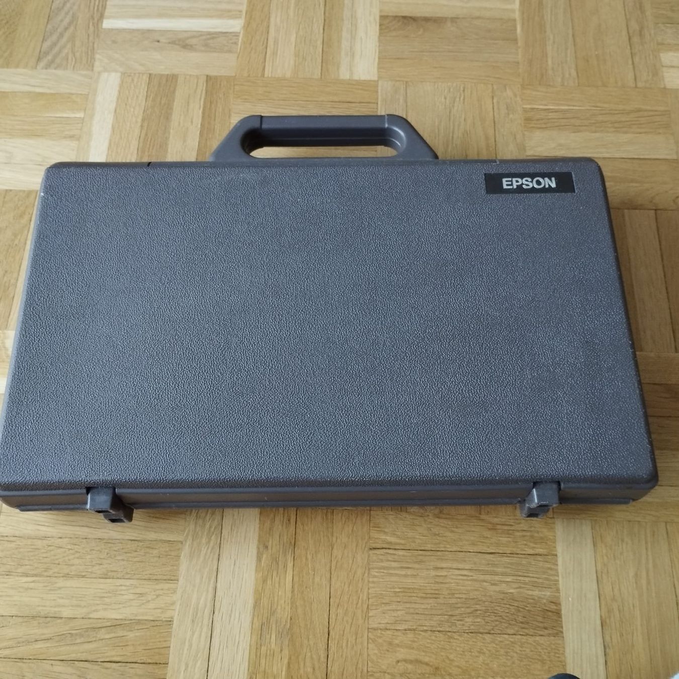 PC: EPSON HX 20 - premier ordinateur portable 1980 – Usato da Meyrin venduto da mumen 1