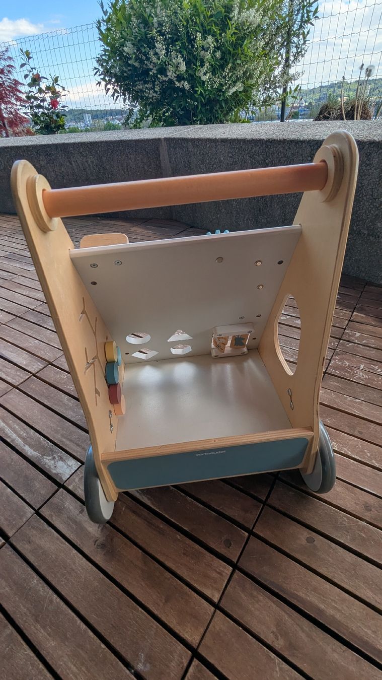 Gehhilfen: Chariot de marche en bois – Gebraucht aus Biel/Bienne von ana_5n9d 1