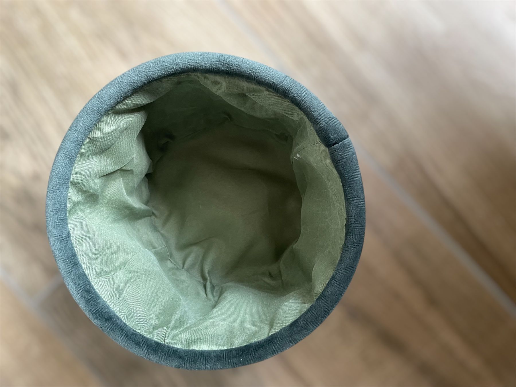 Altro per la casa: Korb aus Samtstoff grün – Nuovo e nell'imballaggio originale da Thundorf venduto da paglialongamaria 1
