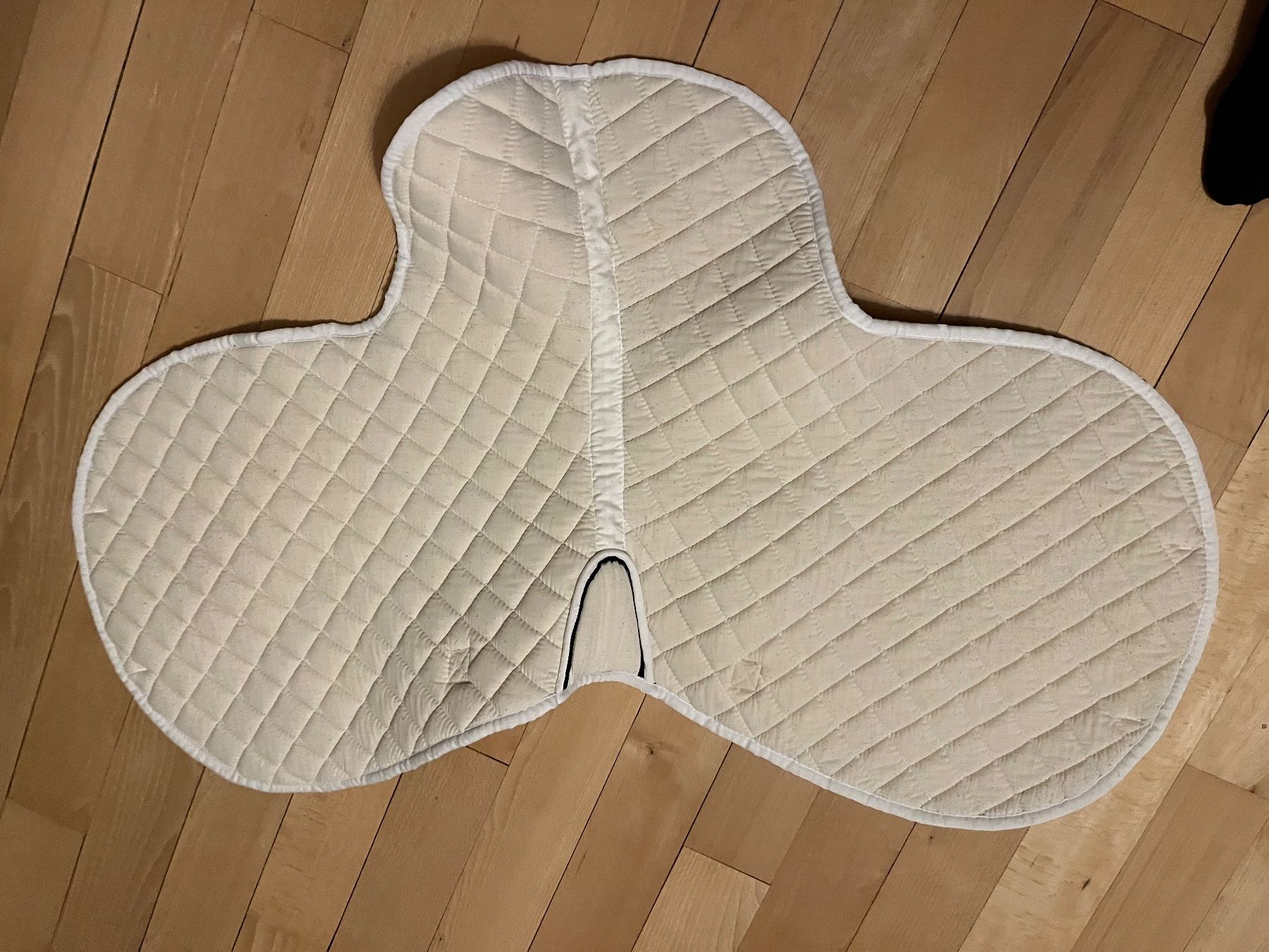 Selle & Accessori: Weisse Schabrake guter Zustand – Usato da Aeschlen ob Gunten venduto da Sonjan 1