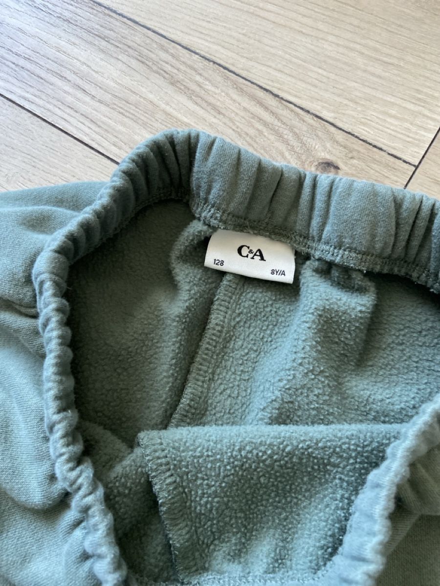 C&A Pantaloni: Bas jogging fille C&A 128/8 ans – Usato da Sornard (Nendaz) venduto da delezedoris 1