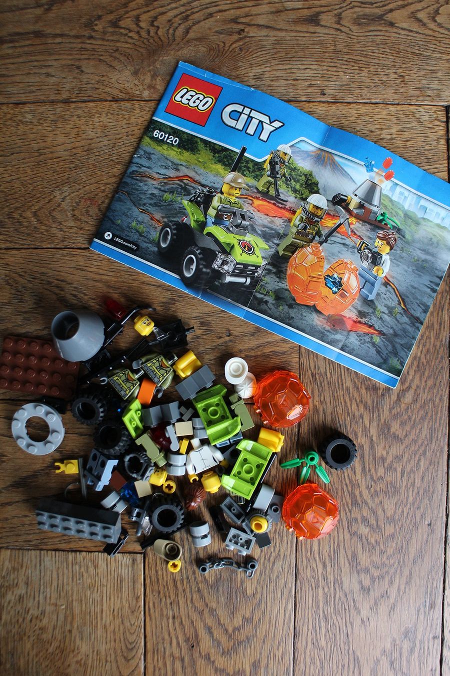Lego Kit di costruzioni: LEGO City 60120 / Vulkan Starter-Set – Usato da Männedorf venduto da Alpen-Anemone 1