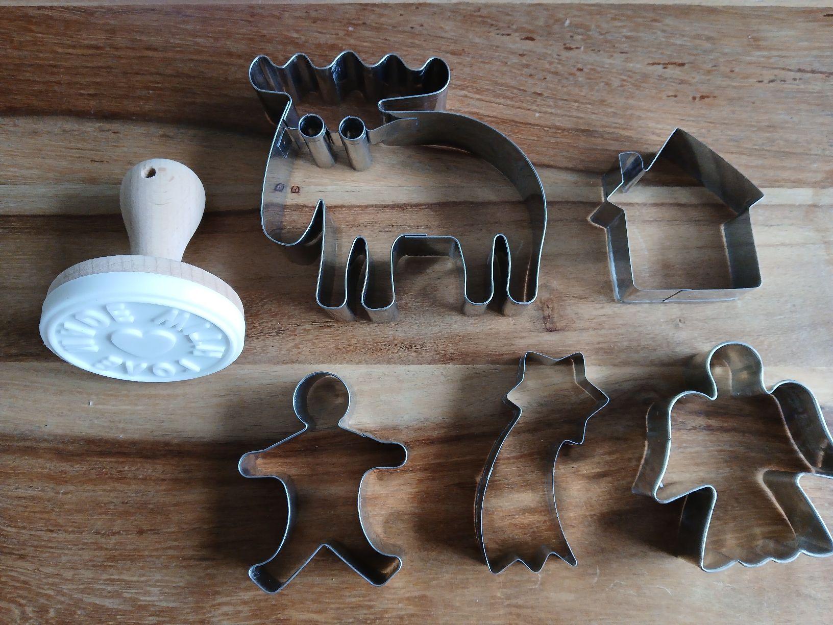 Sciablone: 6 Christmas Cookie Cutters +Stamp Set – Usato da Dübendorf venduto da LoRi-2026