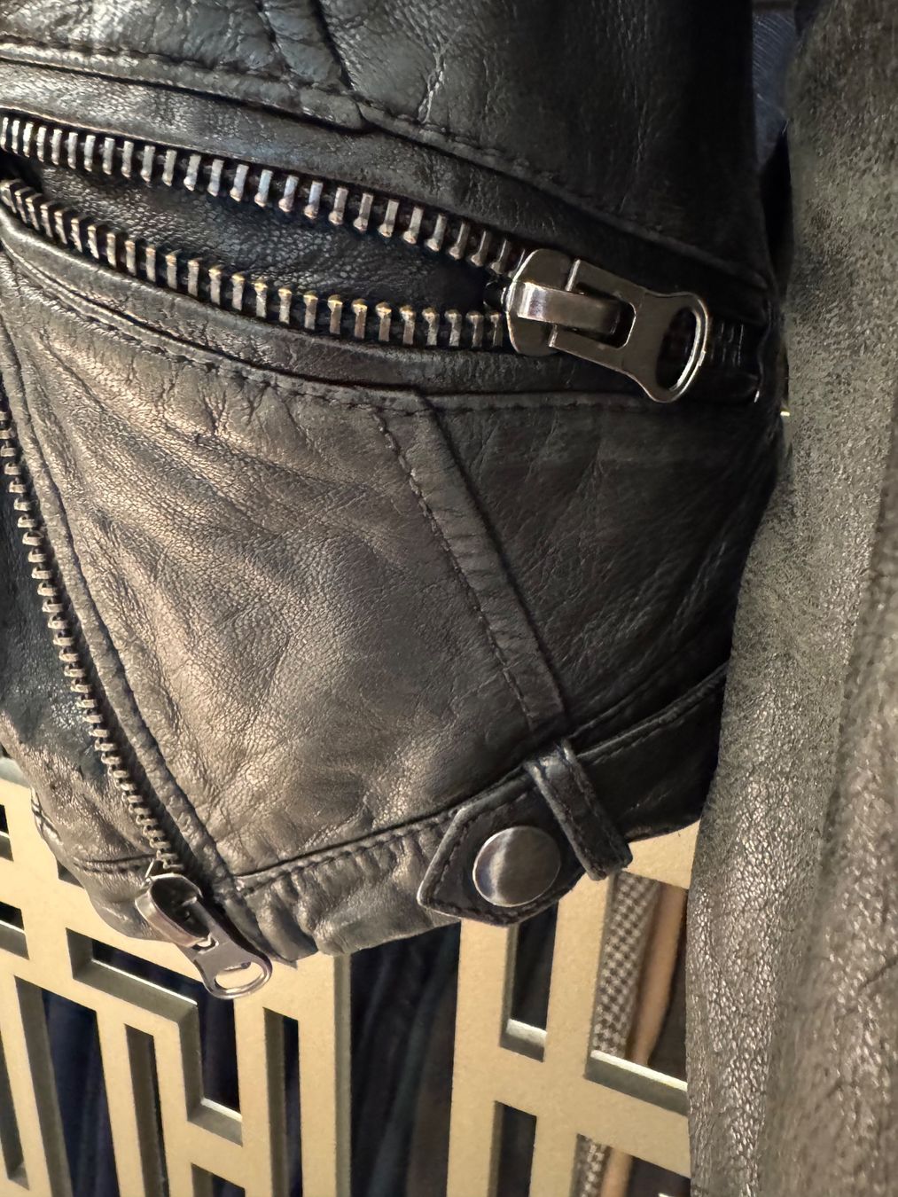 Giacche: Lederjacke schwarz Vintage – Usato da Kilchberg ZH venduto da dongxi 1