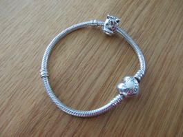 Pandora Armband mit Charm
