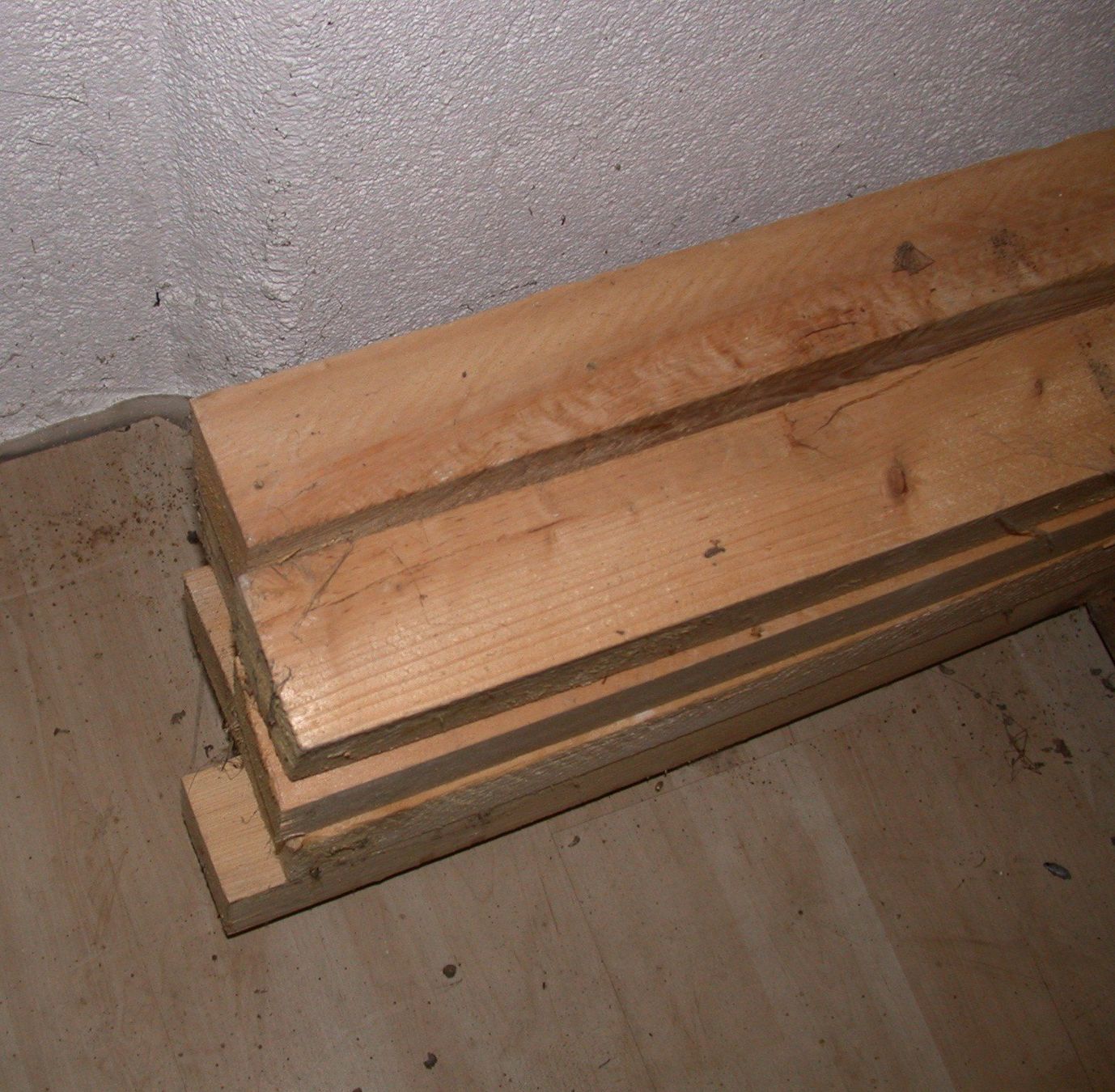 Articoli in legno: Kanthölzer 6 x 6 cm – Usato da Lengnau AG venduto da imf_s96l
