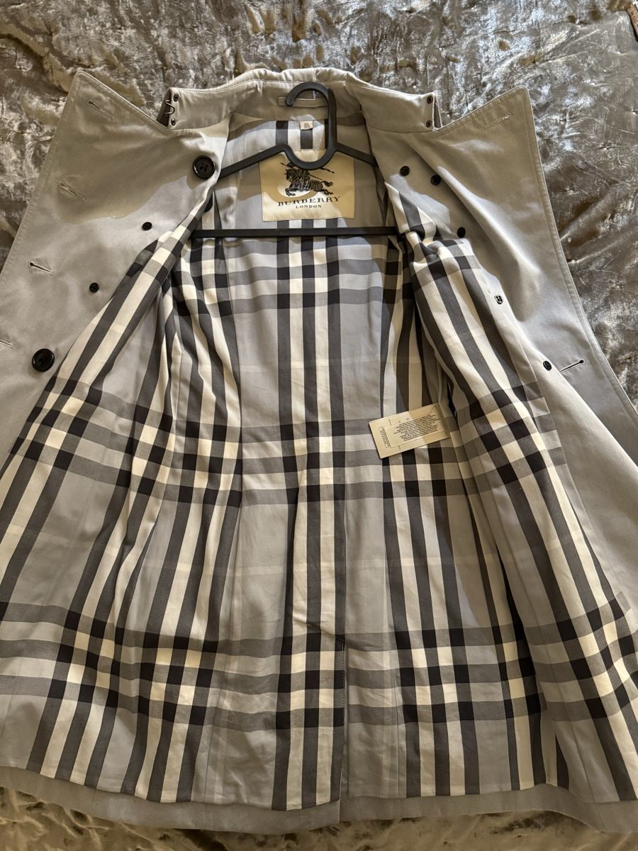 Burberry Mäntel: Burberry Trenchcoat in grau – Gebraucht aus Zürich von larrysells 3