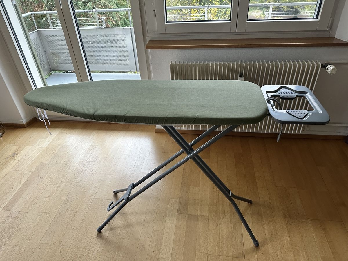 Migros Assi da stiro: Bügeltisch – Usato da Zürich venduto da acquadel