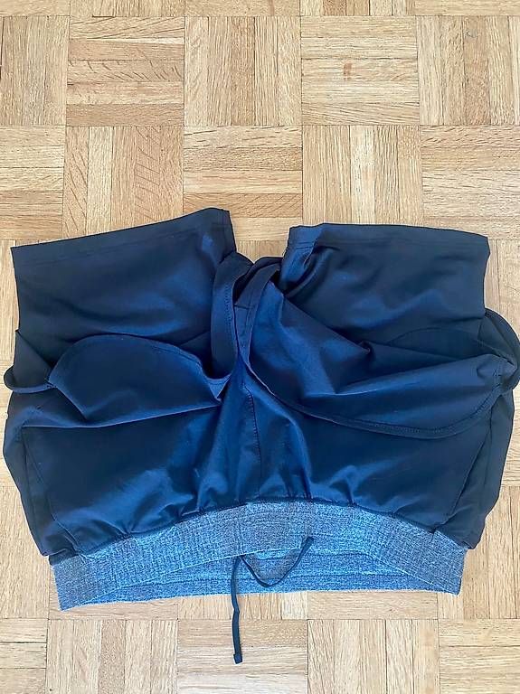 Pantaloni: Short de sport femmes – Usato da Neuchâtel venduto da duprazs 3