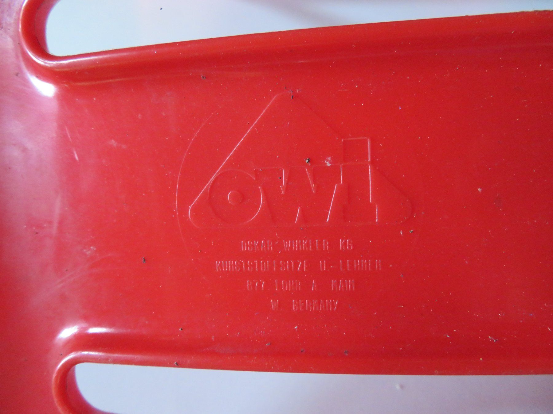 Set di tavolo e panche: Runder Tisch mit 4 Stühlen, OWI Kunststoff – Usato da Schaffhausen venduto da Rolf-1935 2